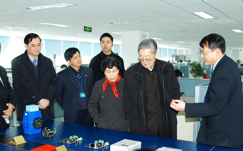 6全國科協原主席周光召調研四聯技術研發.jpg